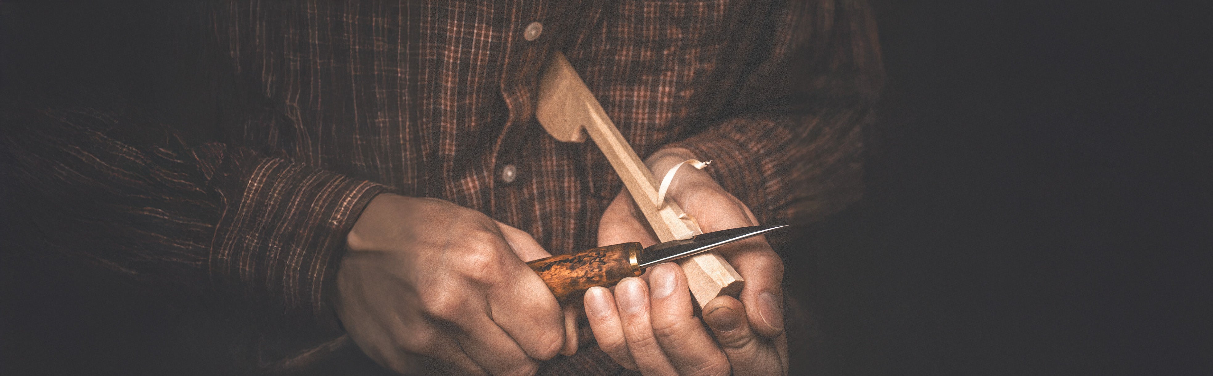 カービングナイフ | 木彫り職人のための炭素鋼製ナイフ | ロセリ