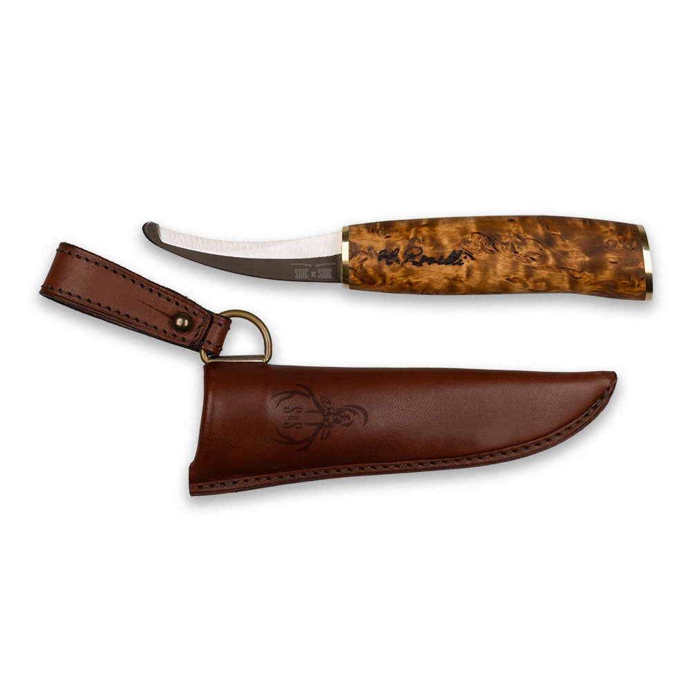 Roselli's Finnish handmade hunting knife in model ”opening knife”  updated for an exclusive collaboration with the hunter Madeleine. Carbon steel blade and a handle from stained curly birch. comes with an exclusive leather sheath with a deer illustation.